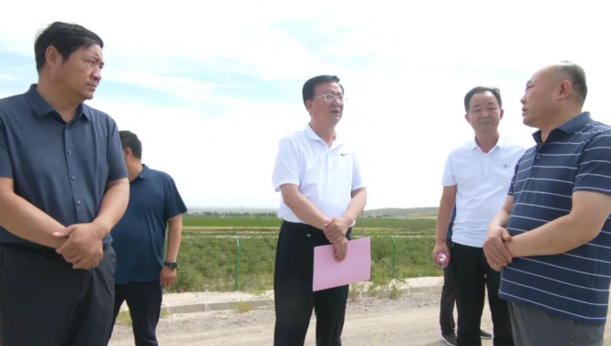 市人大常委会调研组在靖远县调研耕地保护和水资源集约节约利用工作