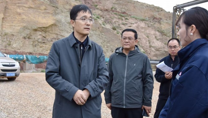 市人大常委会开展工业废渣再生利用情况调研